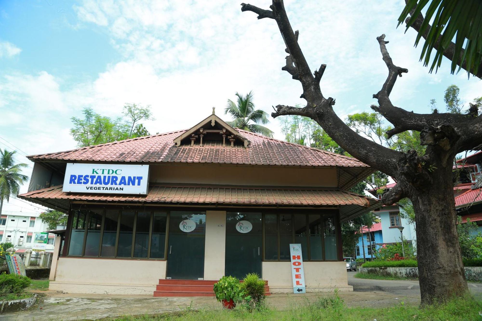 Hotel Nandanam Guruvayur Exterior photo